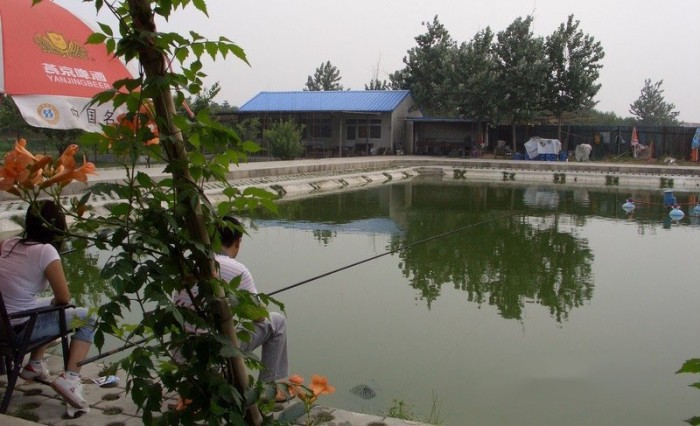 聚银庄园度假村垂钓区