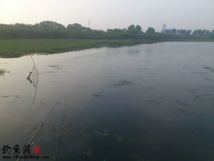 烈士陵园风雨桥人工湖