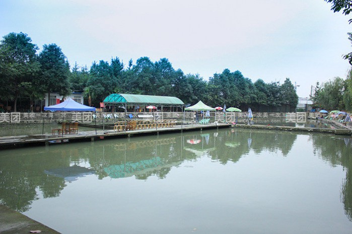 流水鱼塘生态园