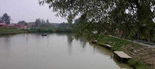 秋叶残阳休闲钓场