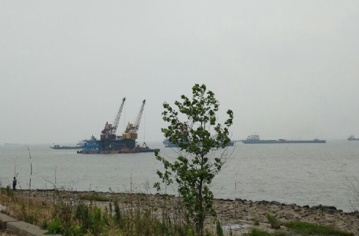 长江苏通大桥附近