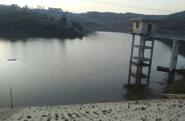 大德土官冲水库