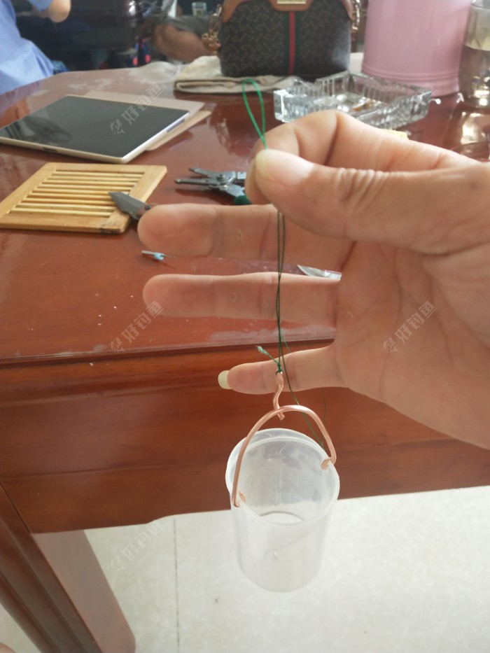 基本成型了，?然后在瓶身钻点小孔