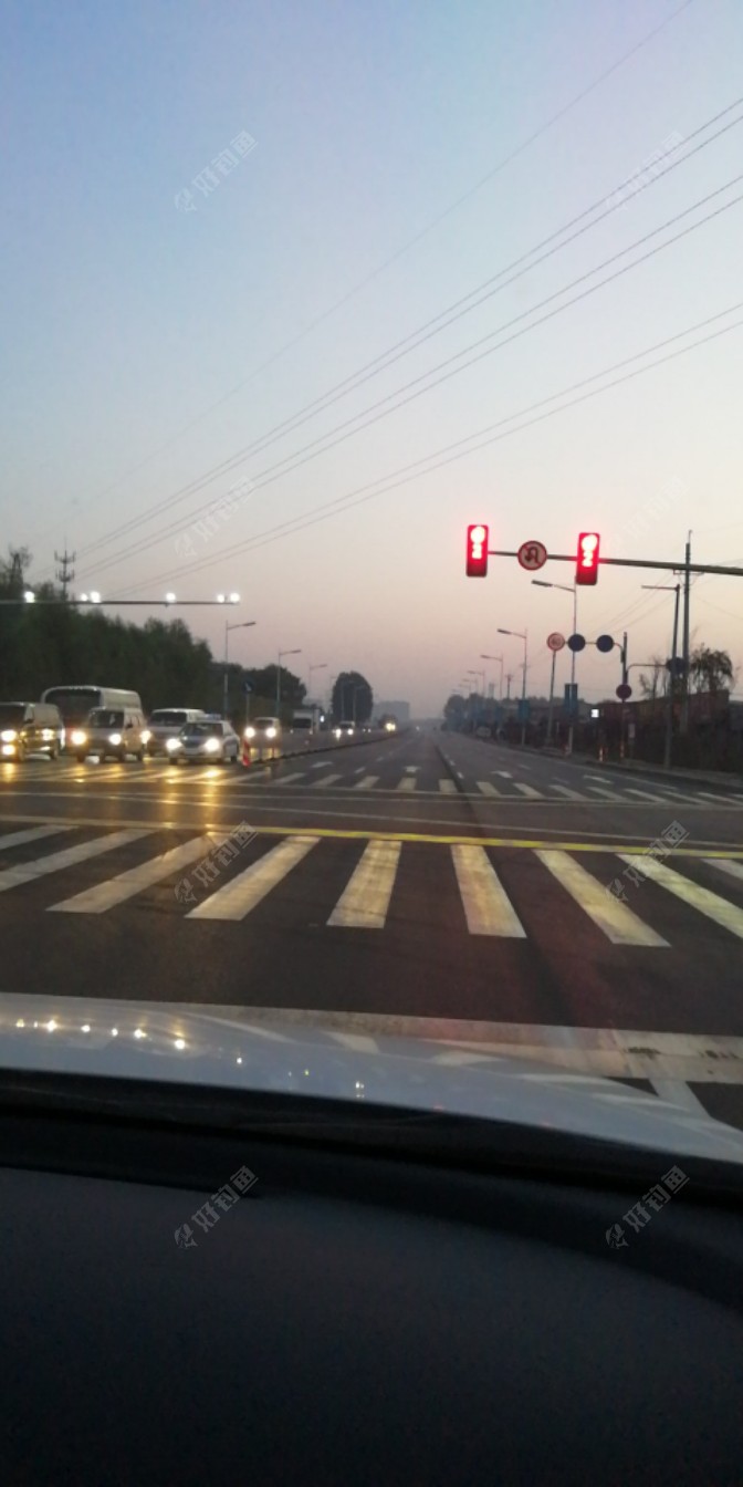 现在的天,亮的也挺快.